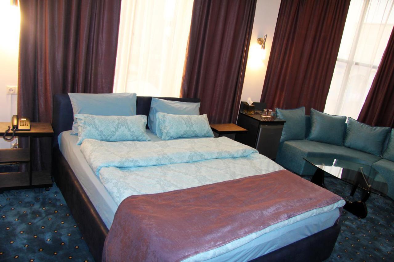 Nice Hotel Erivan Exterior foto